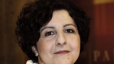 أمل زين العابدين: الحجاب ليس مقياسًا للإيمان.. يجب أن تحصل المرأة على حريتها.. البرقع يعزل النساء عن العالم.. لا توجد علاقة بين الزي والدين.. وأرفض حظر ارتداء الحجاب بقانون