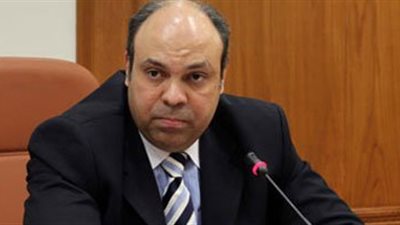 «الحفني» يكشف حقيقة إقالته من رئاسة «مصر للطيران»