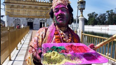 بالصور.. مهرجان الألوان فى الهند