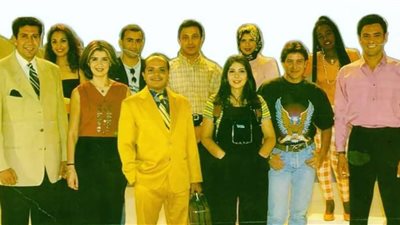 هنيدى يسترجع ذكرياته بصورة من كواليس «صعيدي في الجامعة الأمريكية»