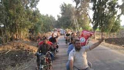 سلاسل بشرية ومسيرة بالدراجات لأعضاء 