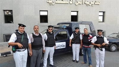 حملة أمنية لقوات أمن الإسكندرية لإزالة إشغالات الباعة الجائلين