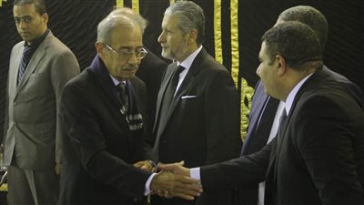 شريف إسماعيل والزند أول حضور عزاء أشرف الشرقاوي بمسجد عمر مكرم 