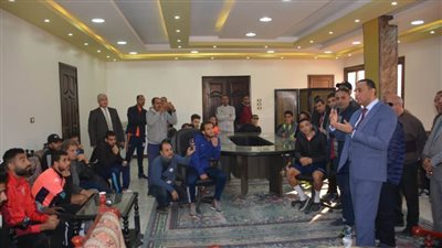 محافظ الدقهلية لفريق المنصورة: هحضر مبارة غدا ومش عايزكم تخذلوني