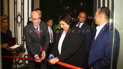 وزيرة الثقافة تفتتح معرض 