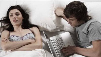 مقيمة دعوى خلع: «جوزي مرضيش يديني باسورد صفحته على فيس بوك»