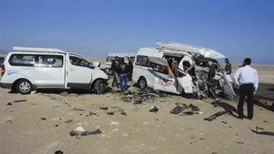 إصابة 14 شخصاً في حادث تصادم على الطريق الصحراوي الشرقي بالمنيا