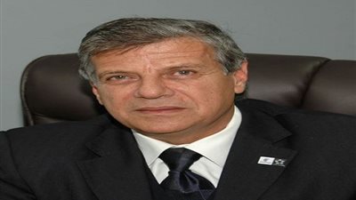 «حلمي رزق» قائما بأعمال رئيس الشركة القابضة لمصر للطيران