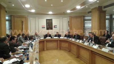 «الزيني» يطالب بحل أزمة النقل بين الأردن ومصر