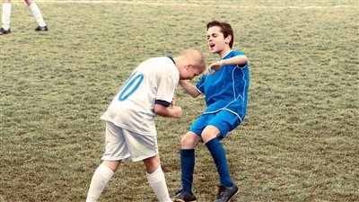 أطفال يقلدون أحداثا شهيرة بالمونديال أبرزها لـ«زيدان ومارادونا»