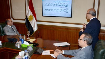 وزير الطيران يبحث مع رئيس «الأرصاد» خطة التطوير وتحليل الحوادث