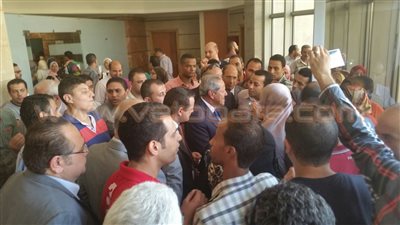 بالصور.. إضراب موظفي التنمية الصناعية للمطالبة بتحسين أوضاعهم المالية