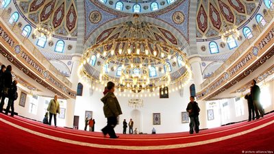 غرامة مالية لأبوين منعا ابنهما من زيارة مسجد في ألمانيا