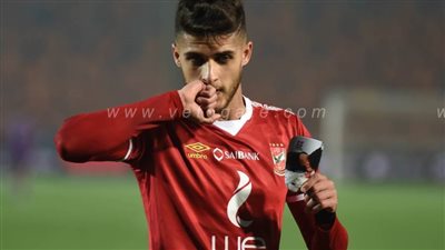 الشيخ يرفع صورة ابنته لحظة ولادتها بعد إحرازه الهدف الأول في الاتحاد | صور