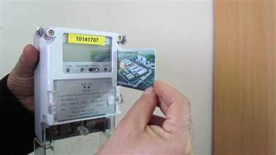 الكهرباء تكشف حقيقة توقف نظام شحن العدادات مسبوقة الدفع