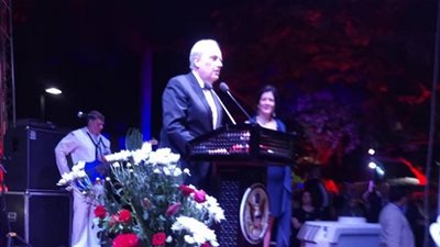 علم مصر يزين السفارة الأمريكية بالقاهرة خلال احتفالها بالعيد الوطني.. الحفل يبدأ بالنشيد الوطني المصري.. القائم بأعمال السفير يؤكد تعافي الاقتصاد المصري.. وموسى مصطفى أبرز الحضور (فيديو وصور)