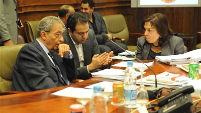 بالصور.. الخمسين تقر بابي الحريات والمقومات اﻷساسية بالدستور