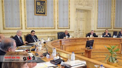 بالصور.. الببلاوي يبحث مع المجموعة الاقتصادية توفير السلع التموينية