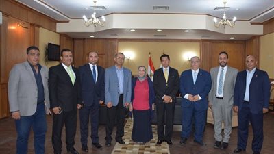 وزير الرياضة يلتقى اللجنة البارالمبية ولاعبى الطائرة ورفع الأثقال