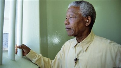 مزاد يبدأ بـ 250 ألف دولار لقضاء ليلة في زنزانة نيلسون مانديلا