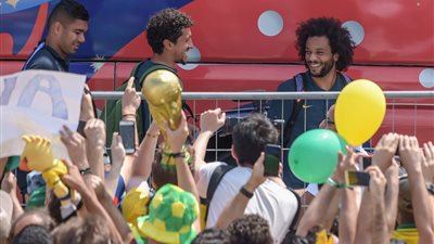 منتخب البرازيل يصل كازان استعدادا لمواجهة بلجيكا بربع نهائي المونديال