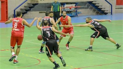 منع الصحفيين والجماهير من حضور 