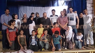 «الأسطورة» تحارب الإرهاب بالمشاريع الكبرى