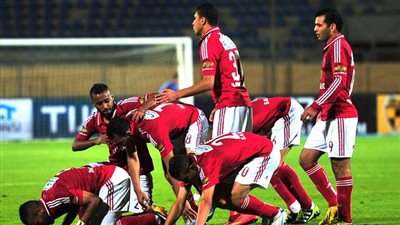 الأهلي يغازل 