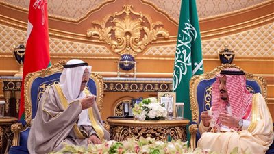 الكويت والسعودية توقعان اتفاقا حول تقسيم المنطقة المحايدة