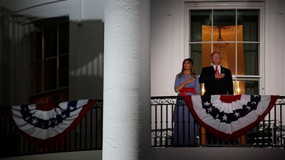 ترامب وميلانيا يحتفلان بذكرى استقلال أمريكا (فيديو وصور)