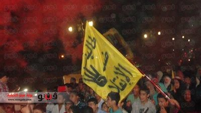 أهالي النزهة يقذفون أنصار 