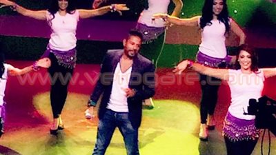 بالصور والفيديو.. 