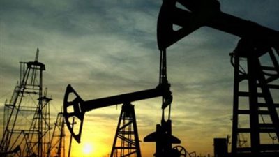 مصر تعجز عن دفع ثمن واردات البترول .. وانخفاض حاد فى صادراتها من الغاز.. خبير اقتصادى: القاهرة تعيش على جهاز تنفس صناعى قطرى