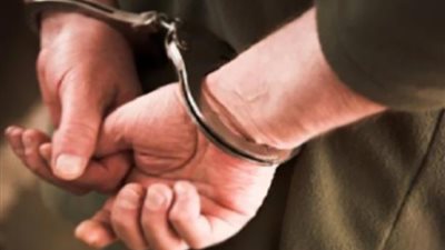 ضبط عاطل لبيعه الطوابع البريدية بأزيد من السعر في أسيوط