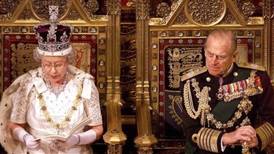 زوج ملكة بريطانيا يغادر المستشفى بعد إنهاء الفحوصات الطبية