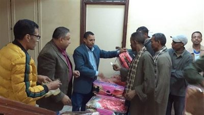  توزيع 5 أطنان لحوم و 6 آلاف لحاف على فقراء الشرقية