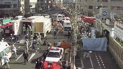 اليابان تنفذ حكم الإعدام في منفذي هجوم قطار أنفاق طوكيو بـ«غاز السارين»