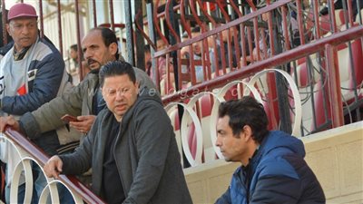 رضا عبدالعال يتابع مباراة دكرنس من المدرجات| صور