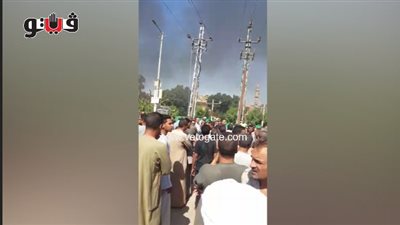 بالفيديو.. قيادات أمن قنا تحاول إقناع أهالي قنا بفتح طريق قفط