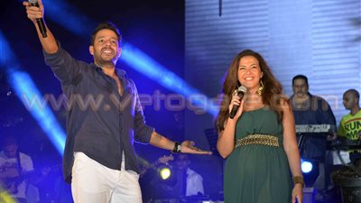 بالصور.. «دويتو» حماقي ودنيا سميرغانم يشعل حفل «جولف بورتو»