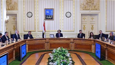 رئيس الوزراء يرأس اجتماعًا لمتابعة تطوير محور المحمودية بالإسكندرية