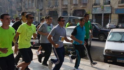 5 صور ترصد مشاركة وزير الشباب في ماراثون للجري بمصر الجديدة