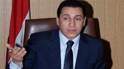 محافظ الشرقية يتفقد شوارع الزقازيق خلال توجهه لاستقبال محلب