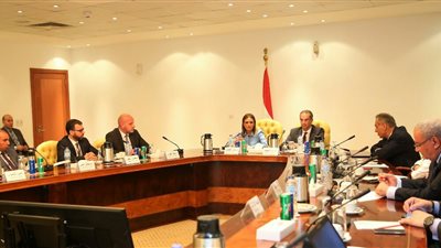 الاستثمار والاتصالات تتفقان على التطوير التكنولوجي للخدمات