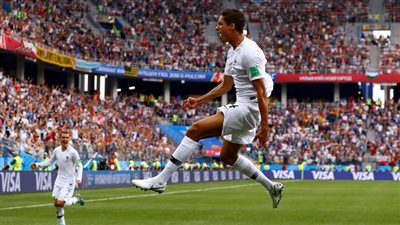 فرنسا تتقدم بهدف أمام أوروجواي بالشوط الأول (فيديو)