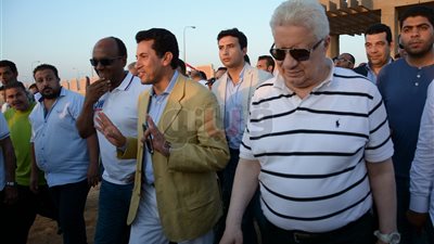 مرتضى منصور يصل مقر الزمالك بـ6 أكتوبر لوضع حجر الأساس