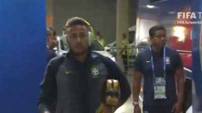 وصول منتخب البرازيل إلى ملعب كازان أرينا ( فيديو)