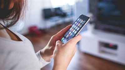 هاندي دي: الاستخدام المفرط للمحمول يسبب السرطان