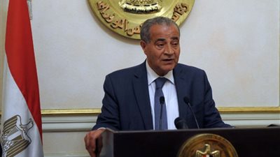 اليوم.. وزير التموين يكشف آليات ضم المواليد الجدد للبطاقات