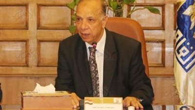 محافظ القاهرة يبدي إعجابه بنظام البوكليت: «أثبت نجاحه بشدة»